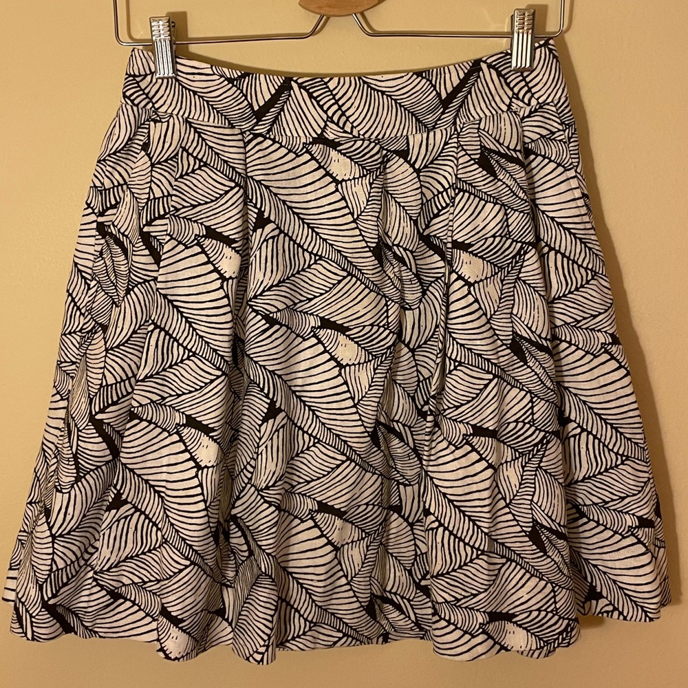 Ann Taylor LOFT 100% Linen Black and White Striped Leaf A-Line Skirt